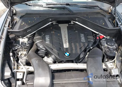 2013 BMW X5 xDrive50I z USA, uszkodzony, nr VIN 5UXZV8C58D0C16717